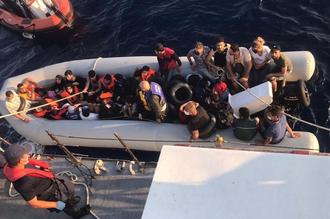 Sahil Güvenlik Komutanlığı: Muğla açıklarında 63 düzensiz göçmen kurtarıldı